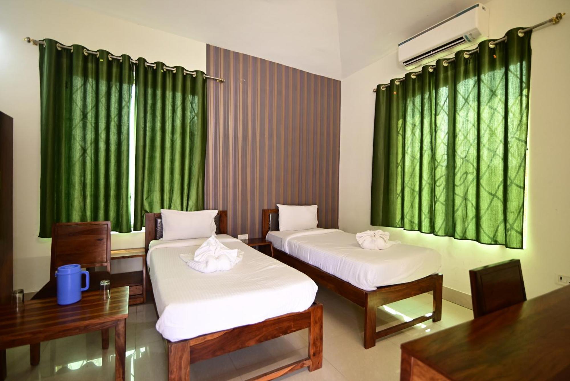 Hotel The Byke Niranjana Gaya Esterno foto