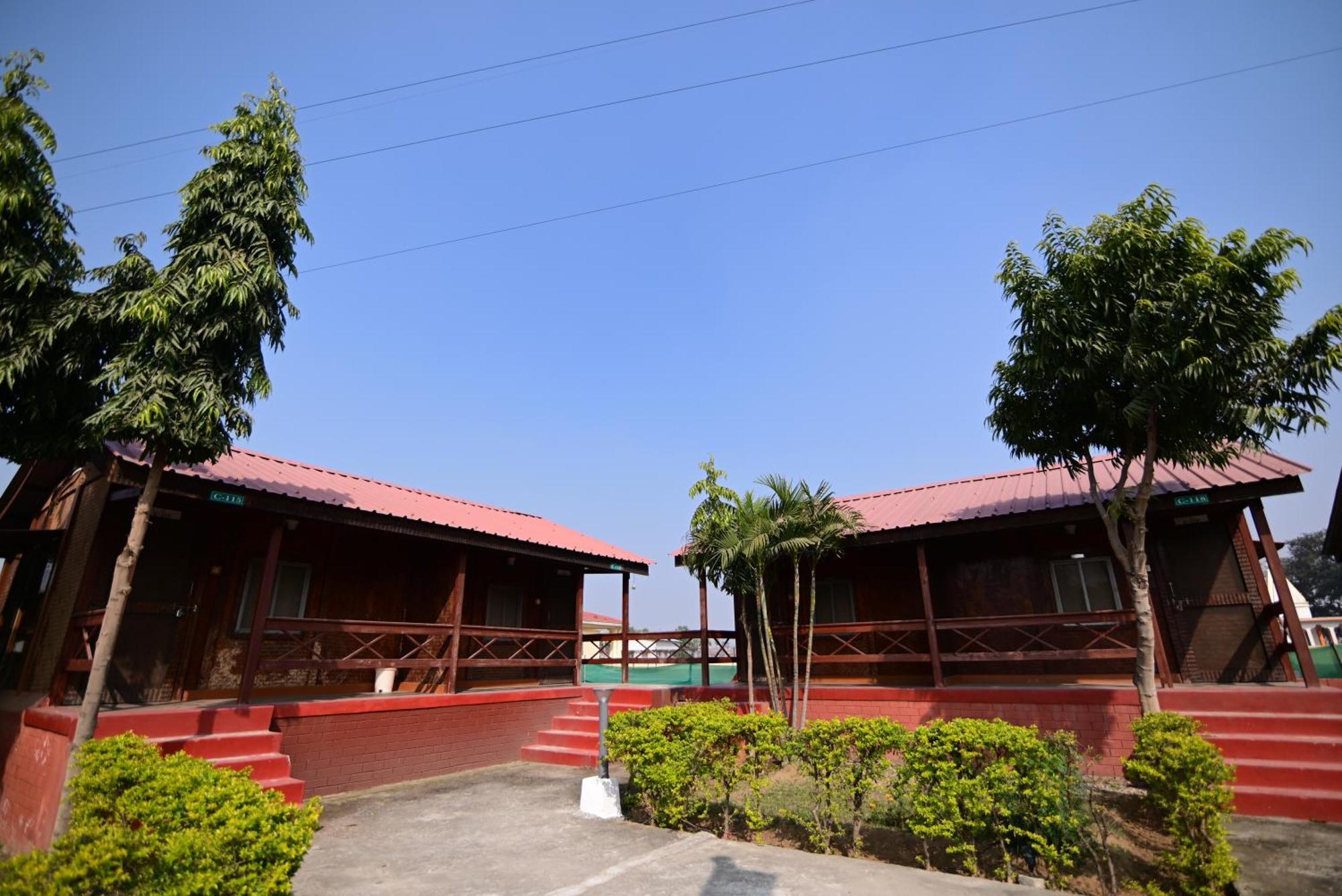 Hotel The Byke Niranjana Gaya Esterno foto